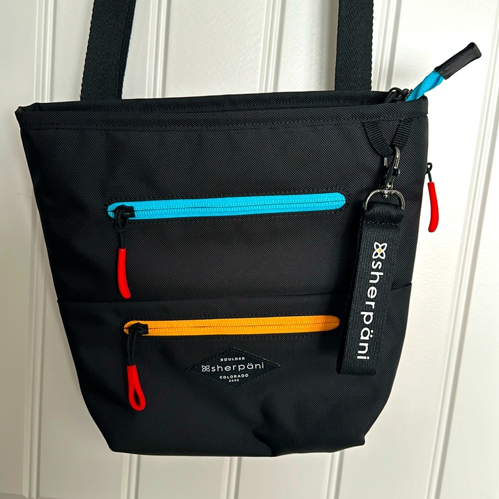 Sherpani Sadie V1 Crossbody Purse Chromatic V1 Black with multicolor zippers 🖤